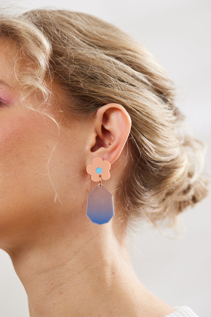 Ombre Daisy Drop Earrings - Peach Blue