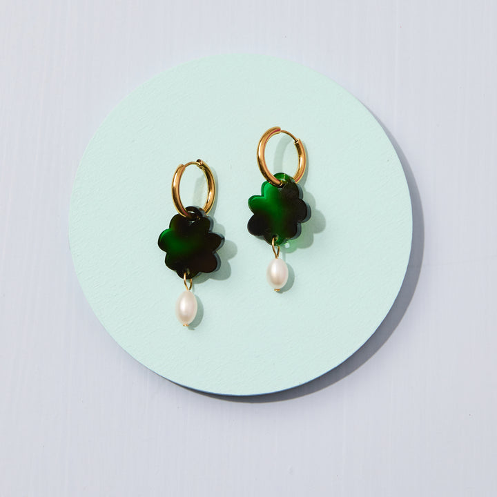 Cloud + Pearl Earrings - Tortoise Green