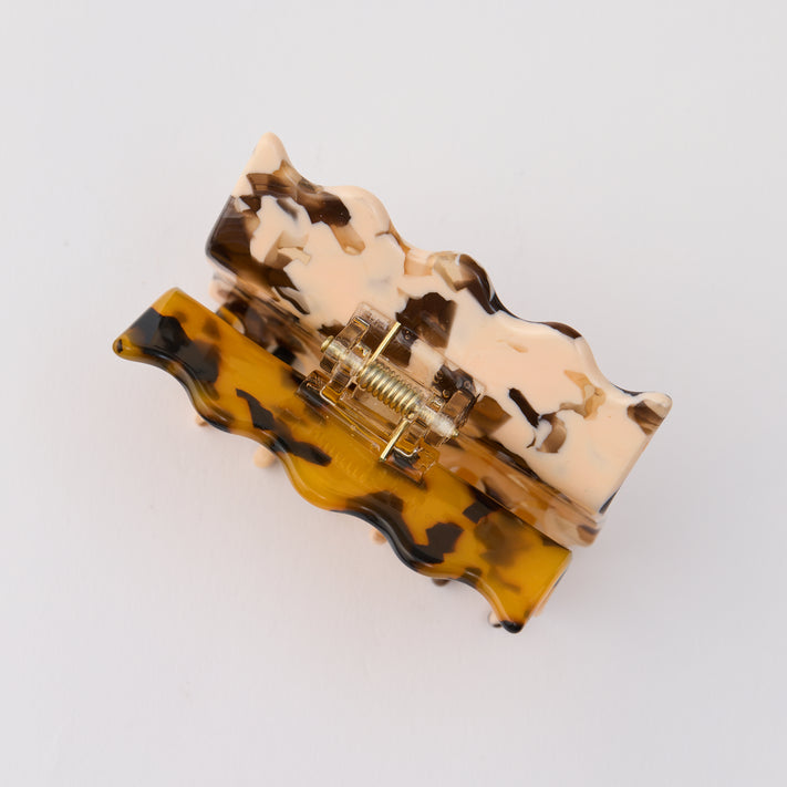 Wavy Hair Claw - Brown