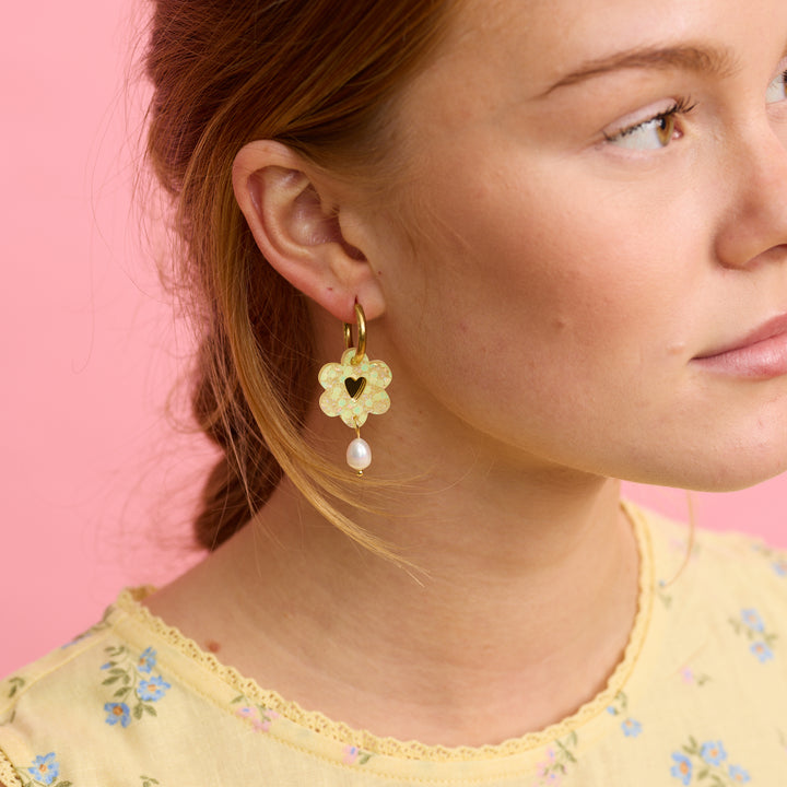 Heart Flower Earrings - Yellow/gold