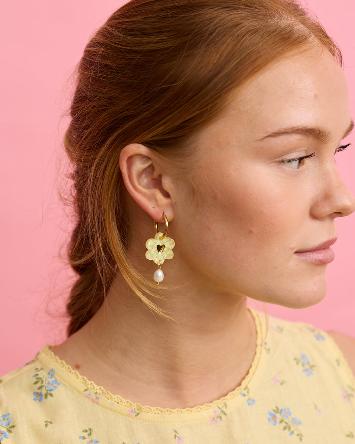 Heart Flower Earrings - Yellow/gold