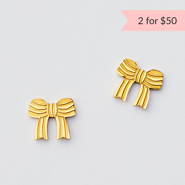 Bow Studs - Gold