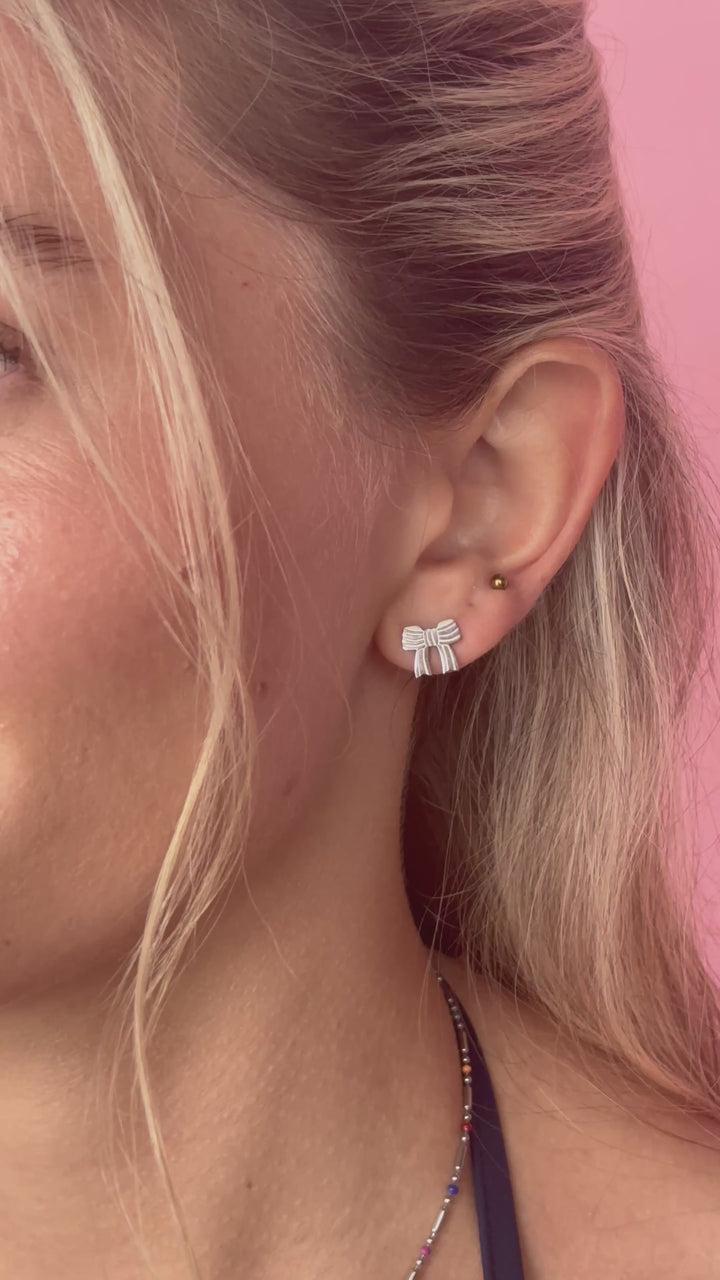 Bow Studs - Silver